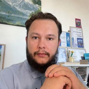 Євген